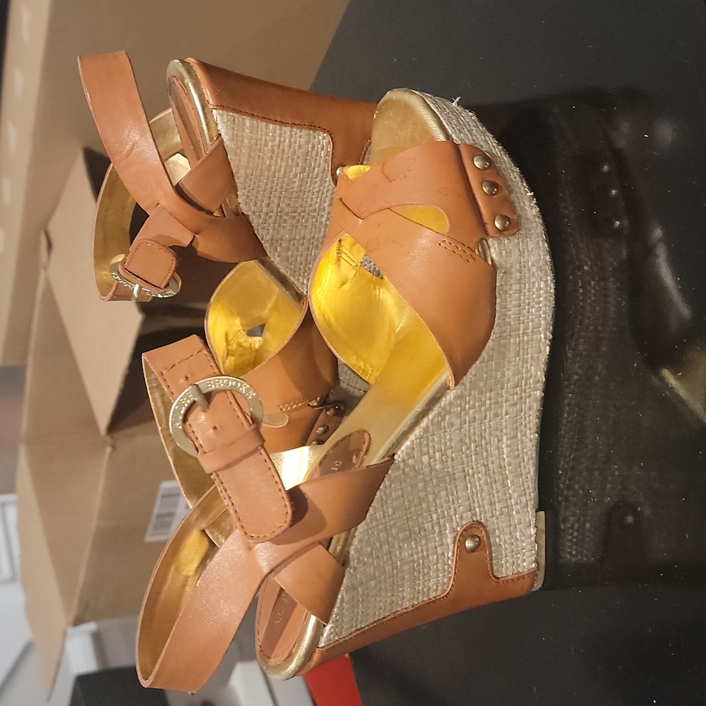Audrey Brooke wedge
